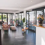 Palace 4*