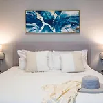 Palace 4*