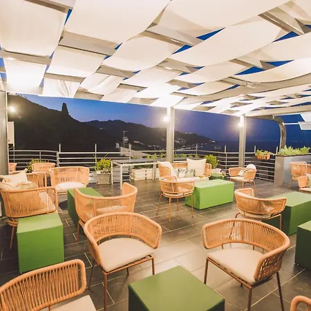 Palace 4* Taormina