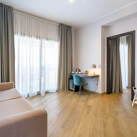 Palace 4*
