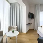 Palace 4*